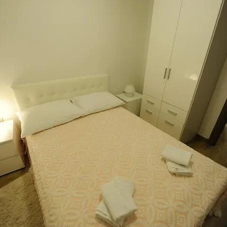 The Star Apartment Split