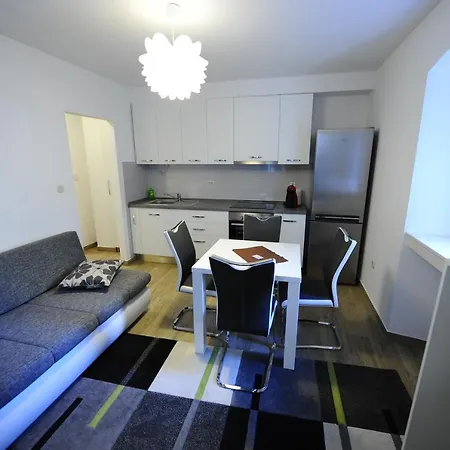 The Star Apartment